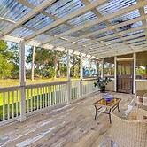 Peaceful Loxahatchee Apartment w/ Covered Porch