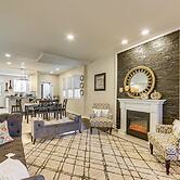 6 Mi to Downtown - Spacious Home in Pittsburgh!