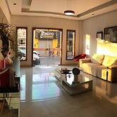 Central Palace Hotel