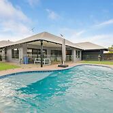 Cityside Hideaway Pool - Workstation - Markets