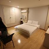 RIVER HOTEL NAMWON