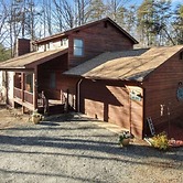 Cozy and Comfy with Lake Access