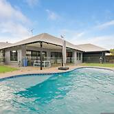 Cityside Hideaway Pool - Workstation - Markets