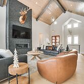 Boyne Mtn Retreat w/ Hot Tub + Shuttle to Resort!