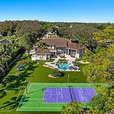 Luxurious 6-Bedroom Villa with Pool & Games