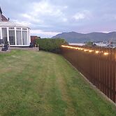 Overlooking Carlingford Lough Modern and Spacious!