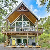 6 Mi to Downtown: Apt w/ Fire Pit in Chattanooga!