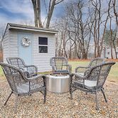 1 Mi to Drakes Island Beach: Cottage w/ Deck!