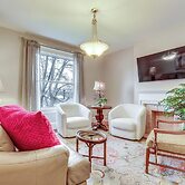 Walk to Garden & Restaurants: Zanesville Apartment