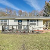 Nature Lover's Haven w/ Fire Pit in Pangburn!