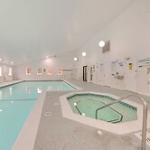 1 Mi to Nubs Nob Ski Resort: Harbor Springs Condo