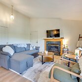 Walk to Downtown: Mountain-view Estes Escape