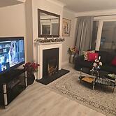 Dublin - 3 Bedroom Cosy Home - Sleeps Max 7