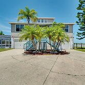 2 Mi to Ocean: Home w/ Pool in Hernando Beach!