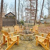On-site Trails + Furnished Deck: Monteagle Escape!