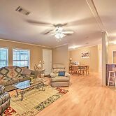 Homosassa House w/ Fire Pit < 2 Miles to River!