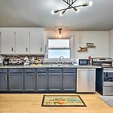 Charming Buffalo Apt: 18 Mi to Niagara Falls!