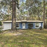Gainesville Home: 5 Mi to UF Stadium & Downtown!