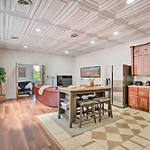 Charming Front Royal Retreat ~ 1 Mi to River!