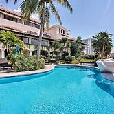 Updated Oceanside Townhome w/ Pool: Walk to Beach!