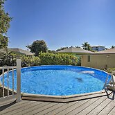 Pet-friendly Oasis w/ Deck & Fire Pit in Bokeelia!