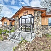 Spacious Home 10 Minutes to Ten Sleep Canyon!