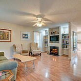 12 Mi to Myrtle Beach: Peaceful Abode in Conway!