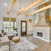 Walk to Cordell Hull Lake: Chestnut Mound Cottage