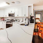 8 Mi to Nyc: Centrally Located Jersey City Apt!