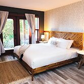 Tofino Oceanfront Hotel Suite 2