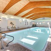 Game Room, Media Room & Pool: Luxe Villa in Craig!