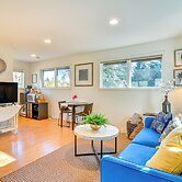 Walk to Willamette River: Studio in West Linn