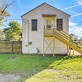 Near Sabine Lake: Pet-friendly Apt in Port Arthur