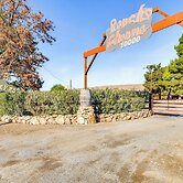 Near Hiking & Golf: Cozy Cottage in Morgan Hill!