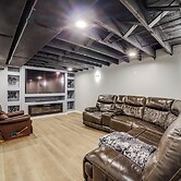 4 Mi to Lake Michigan: East Chicago Home w/ Grill