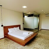 Villa Azul Mar: Sofisticação e Refúgio na Enseada