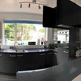 Limegrove Comfortable Three Bedroom House