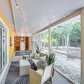 Walk to Harry Harris Beach: Getaway w/ Grill!