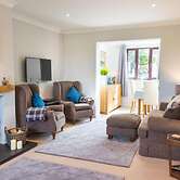 Host Stay Laylands Yard