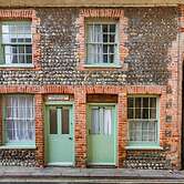 Host Stay Shoemakers Cottage