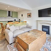 Host Stay Middle Cottage