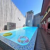 The leaf&pool hostel