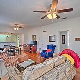 4 Miles to Lake Jacksboro: Cozy Texas Cottage