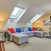Walk to Mount Snow Resort: Unit w/ Pool & Hot Tubs