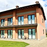 Appealing Apartment in Iseo With Pool