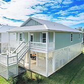 Walk to Marina & Beach: Modern Pass Christian Home