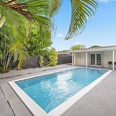 Near Parks & Casinos: Modern Home in Hollywood!