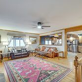 Knoxville Home: On-site Hiking & Outdoor Kitchen!