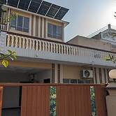 Decent Family Guest House