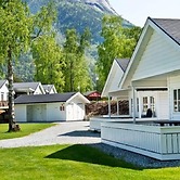 Spacious Holiday Home in Kinsarvik